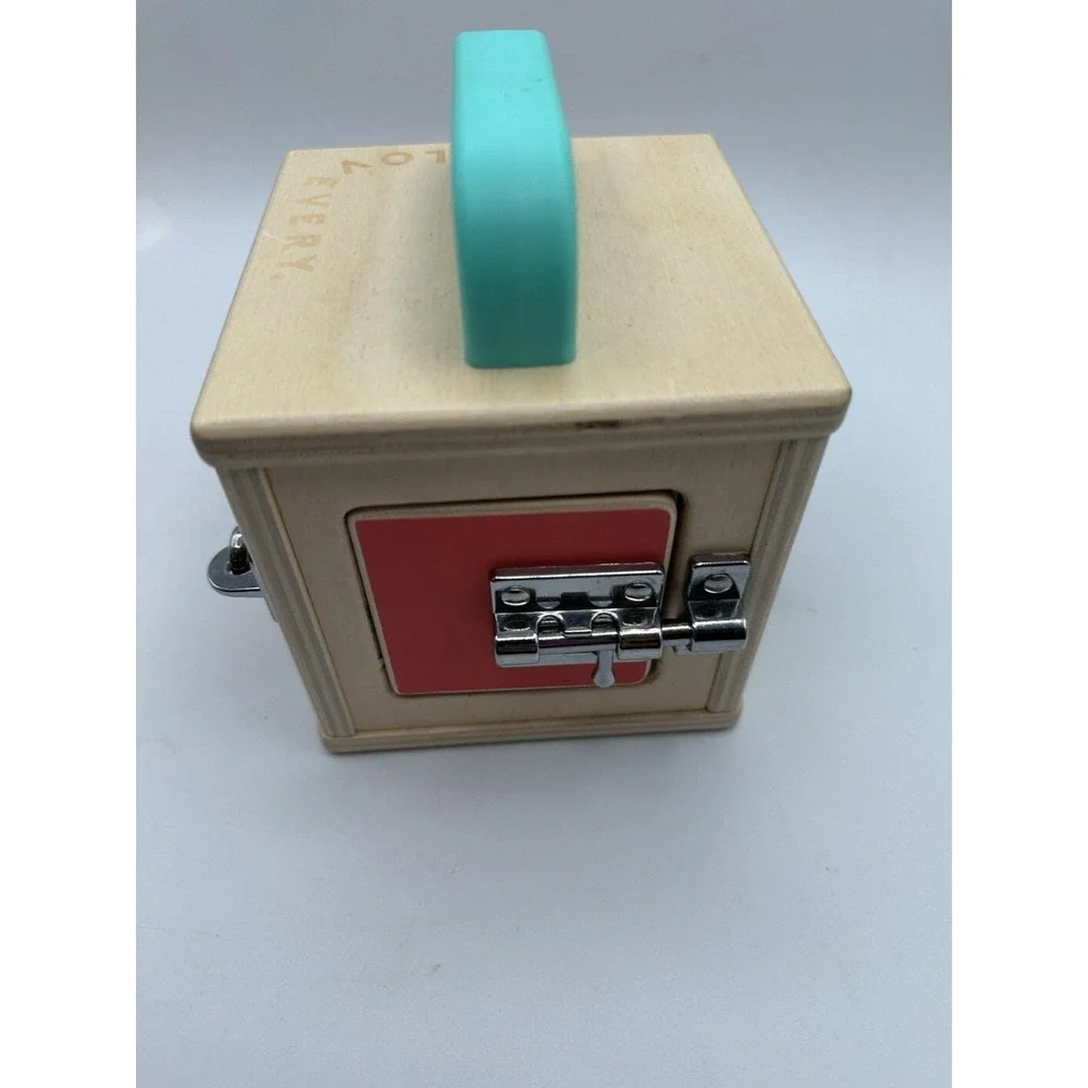 Lovevery Lockbox Wooden Montessori Activity Toy Fine Motor Skills Toddler Cube